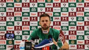 Carioca: Ezequiel exalta estilo ofensivo de Fernando Diniz e projeta evolução do Flu