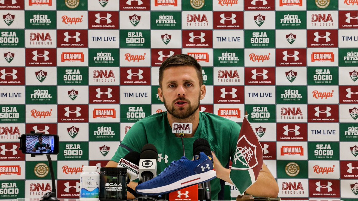 Carioca: Ezequiel exalta estilo ofensivo de Fernando Diniz e projeta evolução do Flu