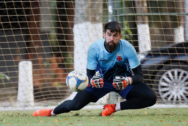 Carioca: Vasco acerta renovação com goleiro até o fim de 2020
