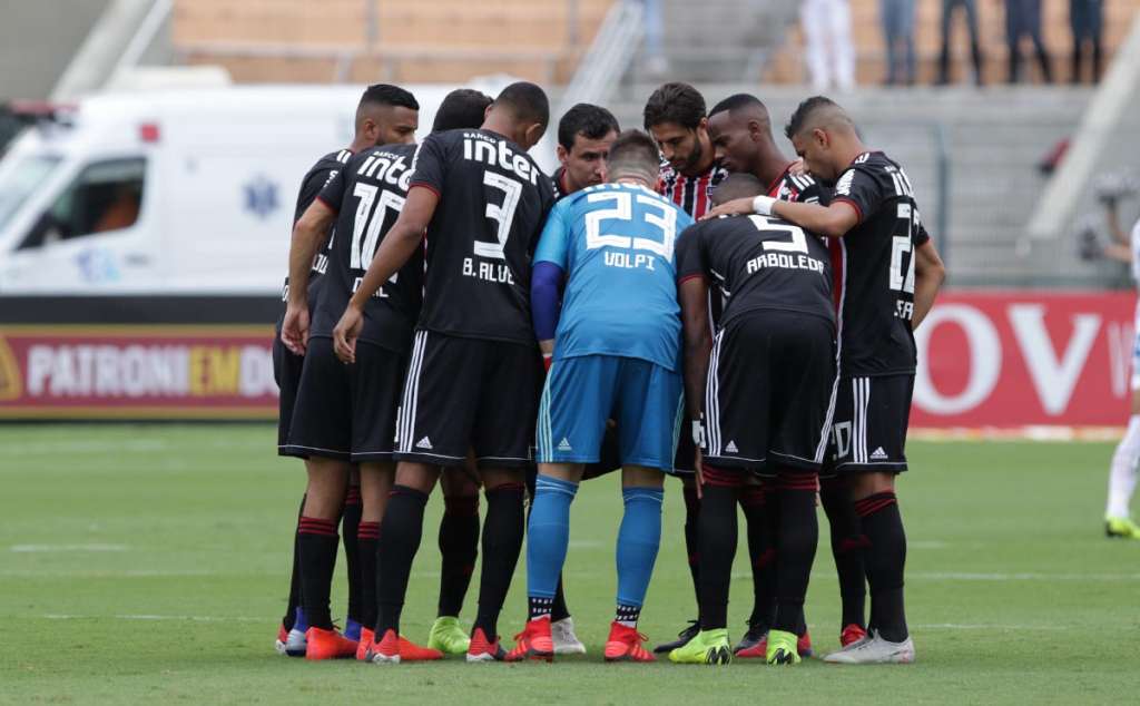 Sem Hernanes, São Paulo volta aos trabalhos e vence jogo-treino