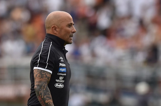 Como não poderia ser diferente, Jorge Sampaoli foi o escolhido para ser o treinador da Seleção FI