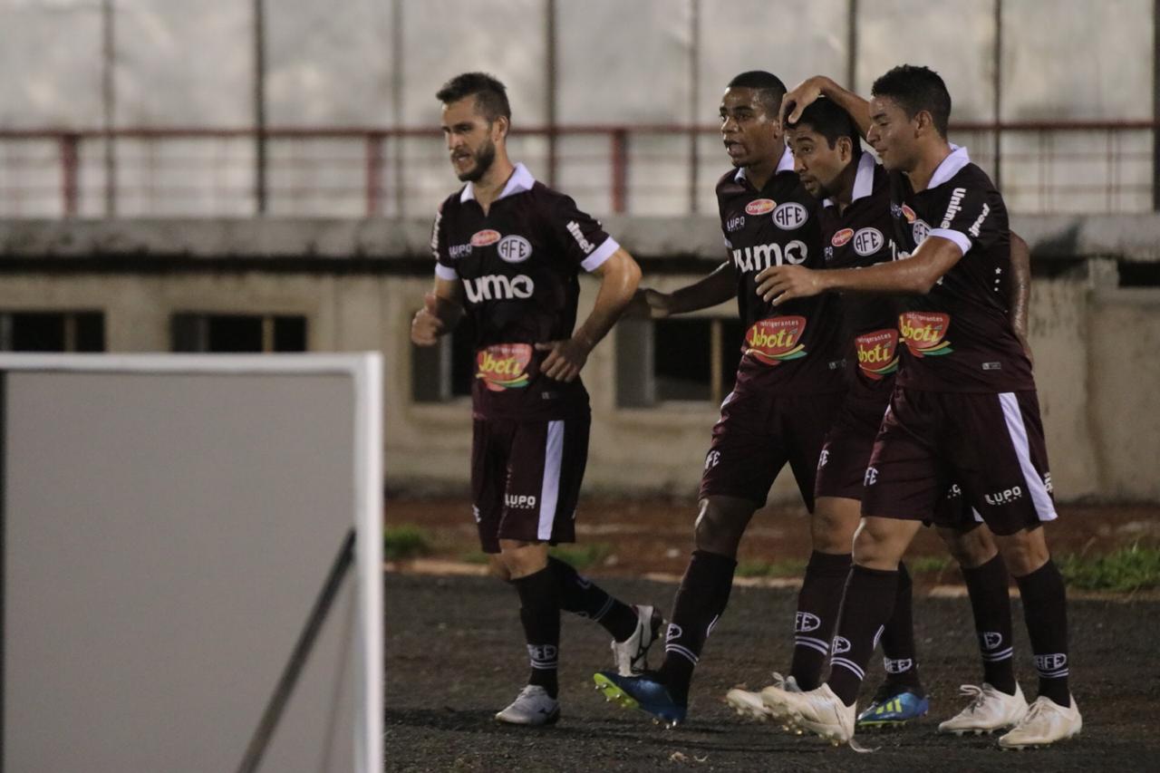 Botafogo 1 x 2 Ferroviária – Ferrinha vence a primeira e deixa rival na degola