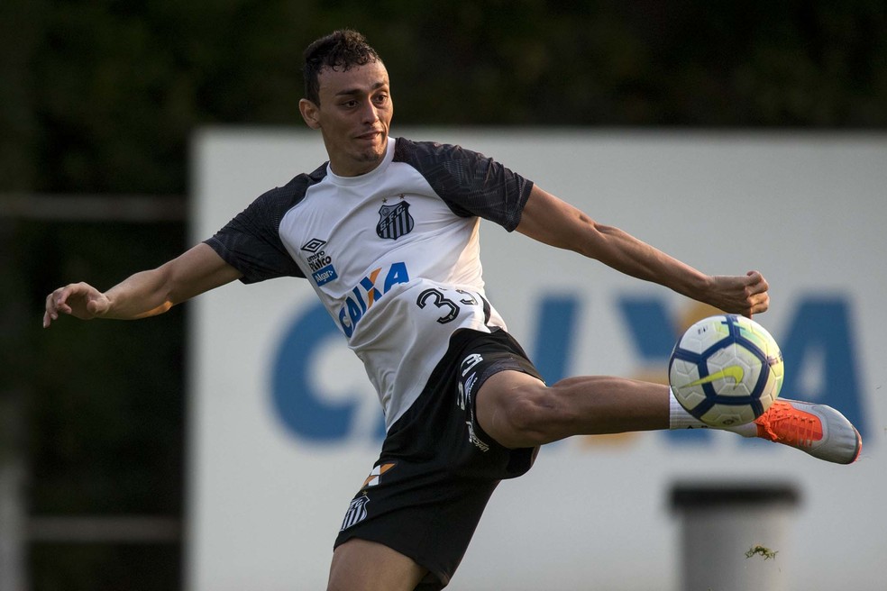 Diego Pituca vem jogando muito com a camisa do Santos