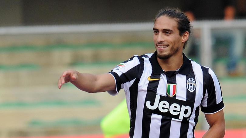 Após negociar com o Flamengo, Cáceres fecha com a Juventus por empréstimo