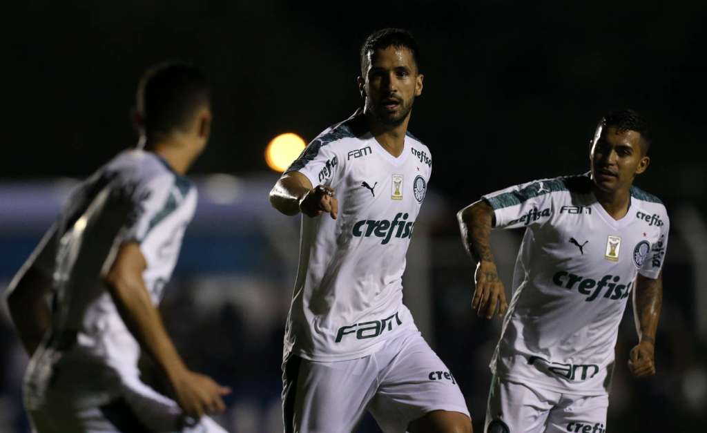 Luan é mais um a entrar no coro pela permanência de Bruno Henrique