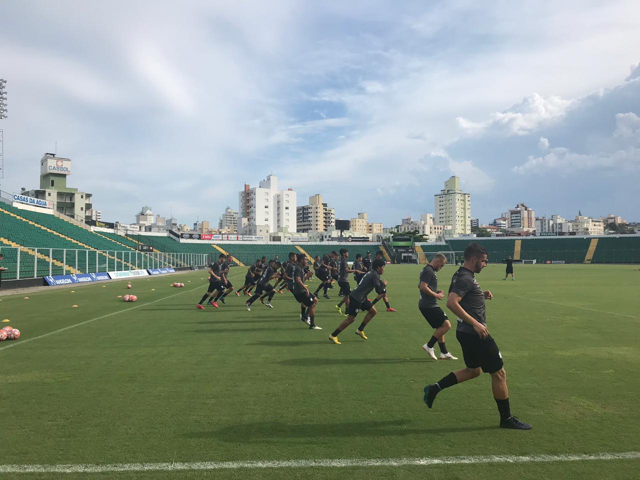Catarinense: Técnico fecha treino e pode poupar jogadores no Figueirense