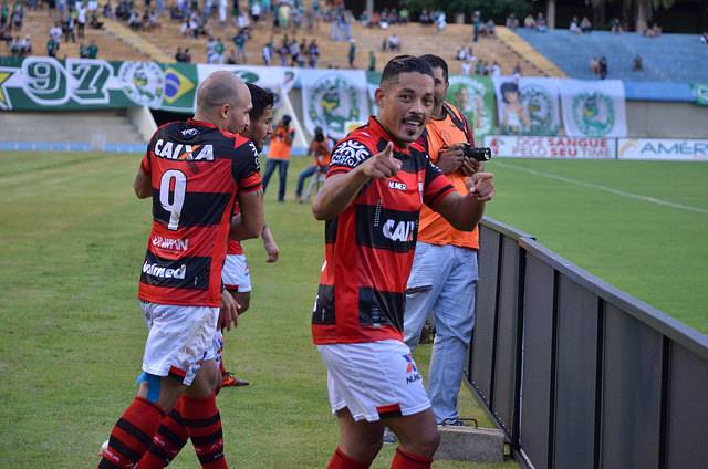 GOIANO: Líderes Goiás e Atlético abrem rodada nessa quarta