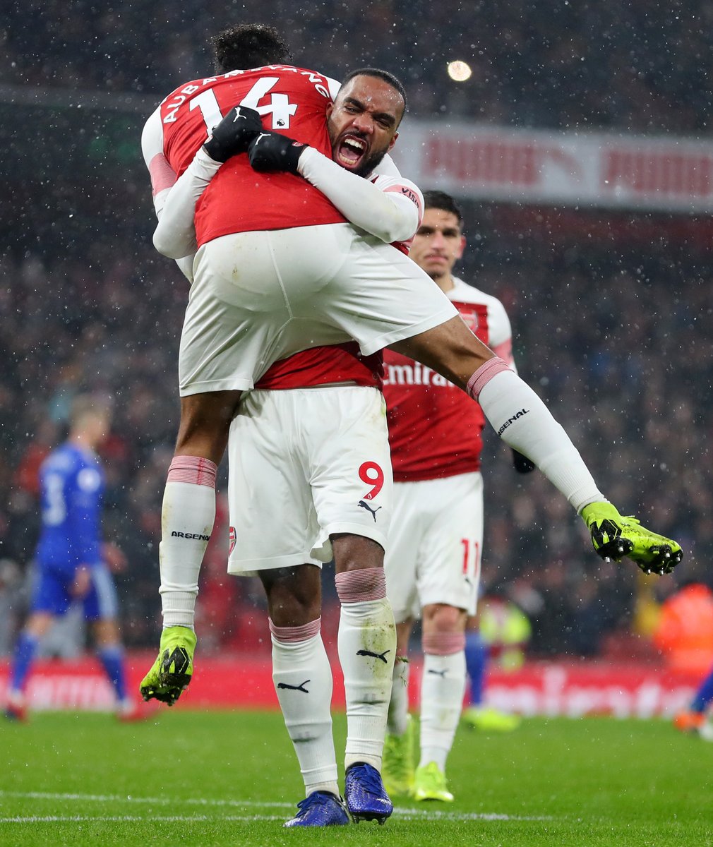 INGLÊS: Com homenagens a Sala, Arsenal derrota o Cardiff em casa