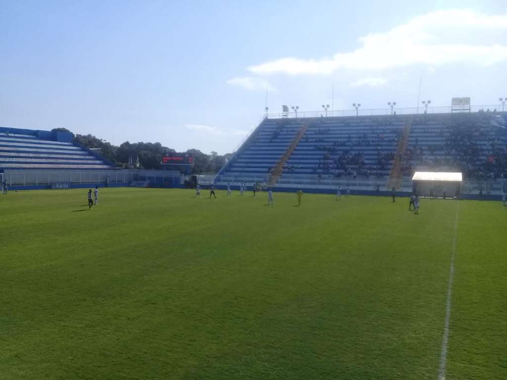 A partida foi disputada no Estádio Distrital do Inamar, em Diadema, sob um forte calor na tarde desta quinta-feira