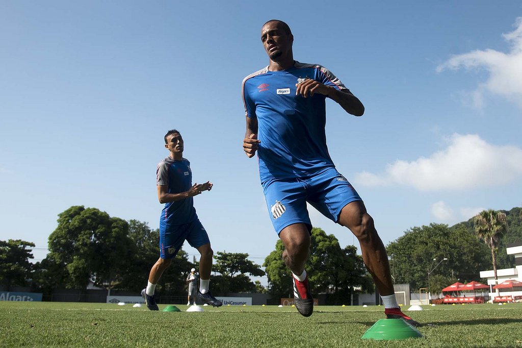 Paulistão: Luiz Felipe festeja bom início de ano no Santos e revela churrasco após treino