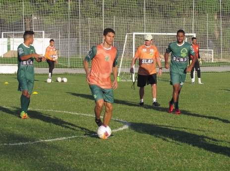 Magno Alves rescinde com clube cearense e pode encerrar a carreira