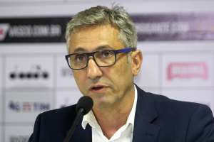 Campello justifica repasse a empresário de parte da venda de Paulinho pelo Vasco