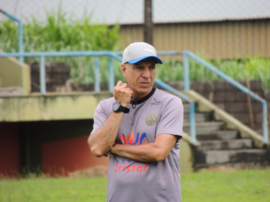 Goiano: Márcio Fernandes deixa o Aparecidense, que ‘rouba’ treinador do Goianésia