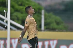 Paulistão: Derlis deixa fase ruim no Santos para trás e comemora artilharia