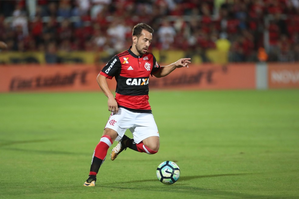 Everton Ribeiro enaltece comportamento do Fla e rejeita escolher rival na semi