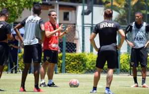 Após nova derrota, elenco do São Paulo leva puxão de orelha da diretoria