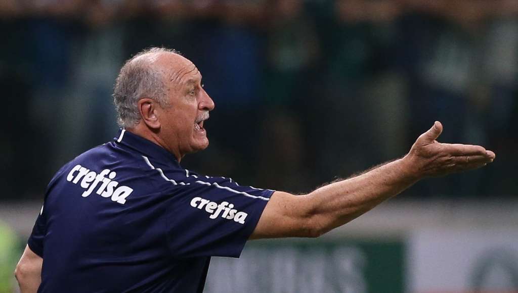 Felipão vê derrota justa e condena Deyverson por cusparada: 'Foi bem expulso'