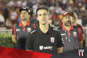 Diretoria de time do Paulistão banca treinador: 