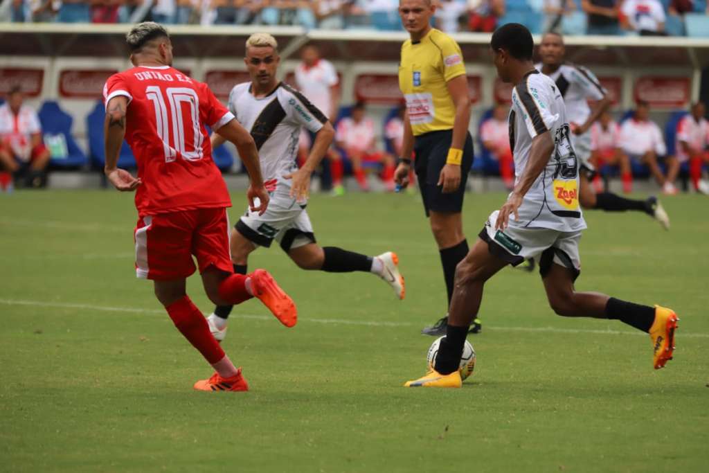 Lance de Mixto 1 x 3 União, na Arena Pantanal, neste domingo