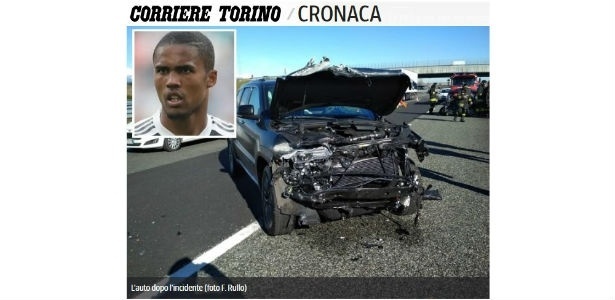 Douglas Costa se envolve em acidente de carro na Itália, mas escapa ileso