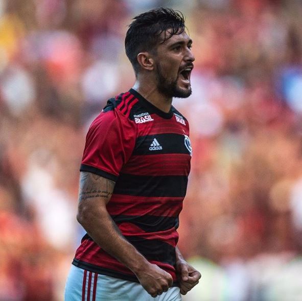 Após o primeiro gol, Arrascaeta sente a ‘força’ da torcida do Flamengo