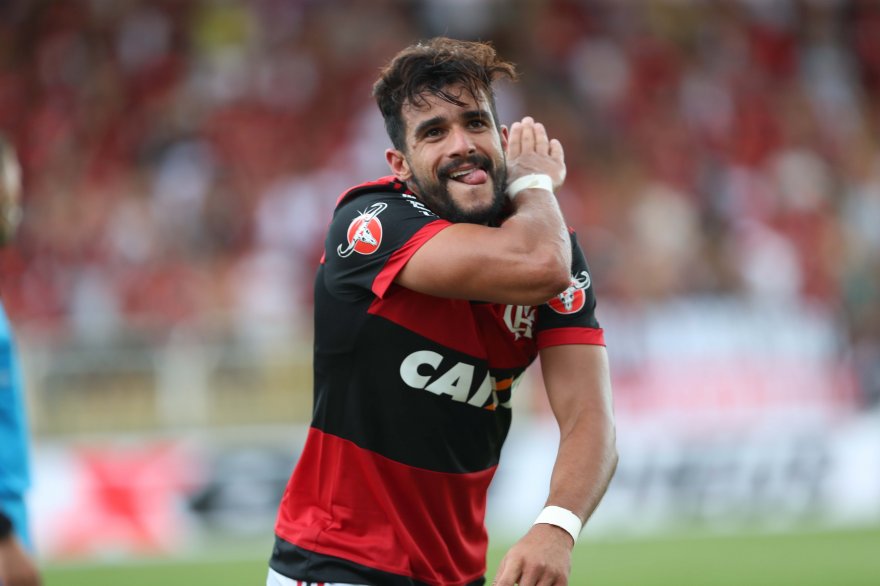 Carioca: Imbatível no Flamengo, Henrique Dourado perde pênalti em treino