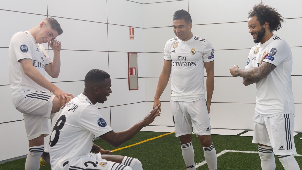 Auxiliar de Tite, Sylvinho verá clássico espanhol e mais três jogos na Europa