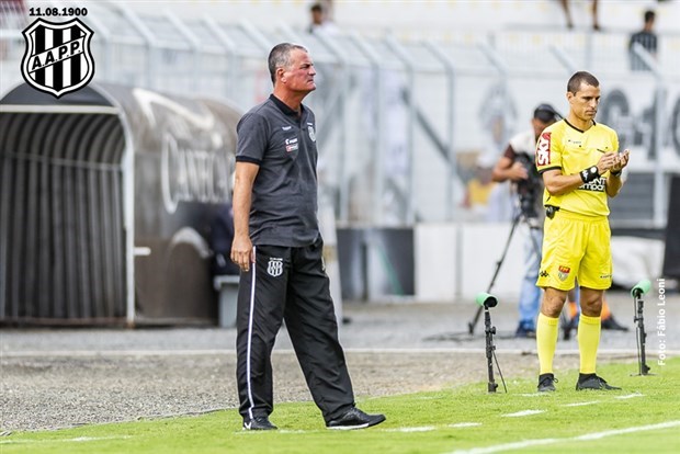 Mazola Júnior foi demitido pela diretoria na manhã desta quarta-feira depois de cinco jogos (Foto: Fábio Leoni/Ponte Press)