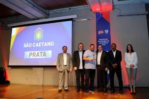 São Caetano recebe troféu Prata em Programa de Excelência da Federação Paulista