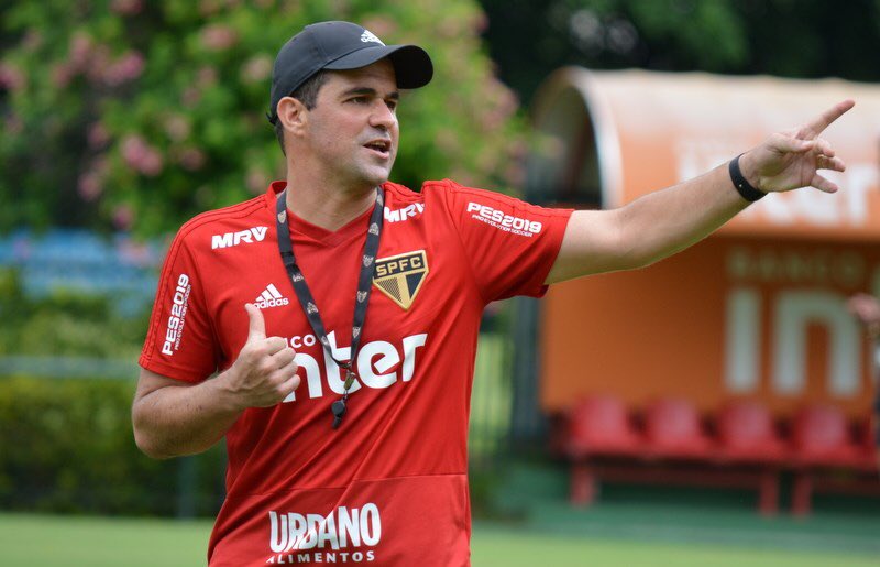 Libertadores: ‘Resultado esmaga qualquer justificativa’, diz técnico do São Paulo