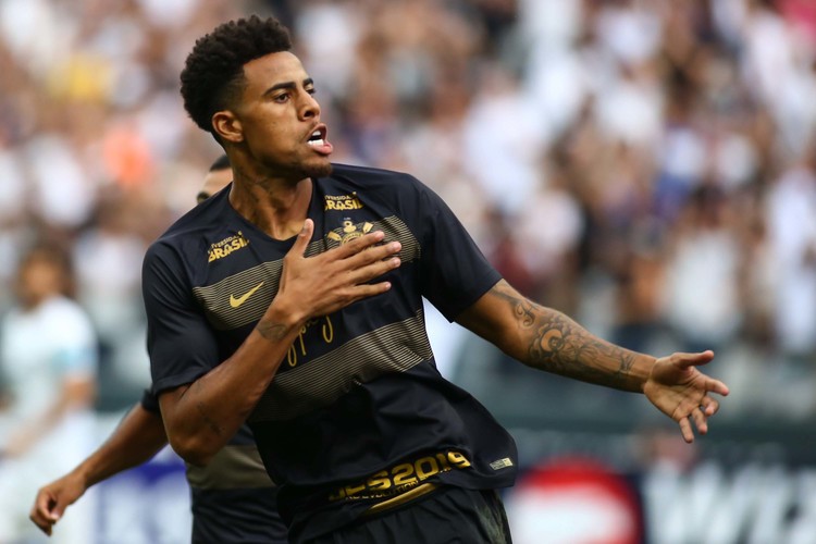 Herói da classificação do Corinthians, Gustavo elogia o Ferroviário