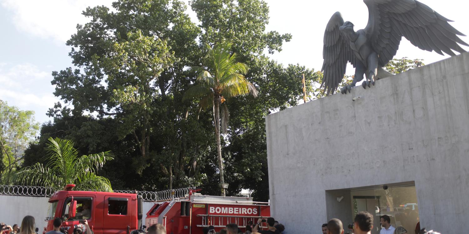 Bombeiros dizem que vítimas de incêndio no Flamengo ainda não foram identificadas