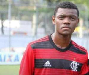 Adolescente morto no CT do Fla é primo de volante da Ponte e de zagueiro do Vasco