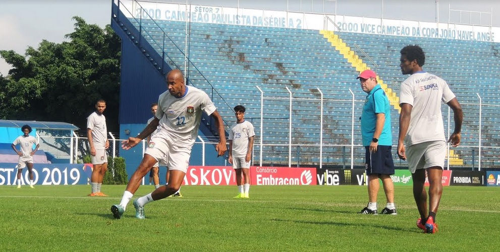 Paulistão: Sem vencer, São Caetano aposta no mistério para afastar crise