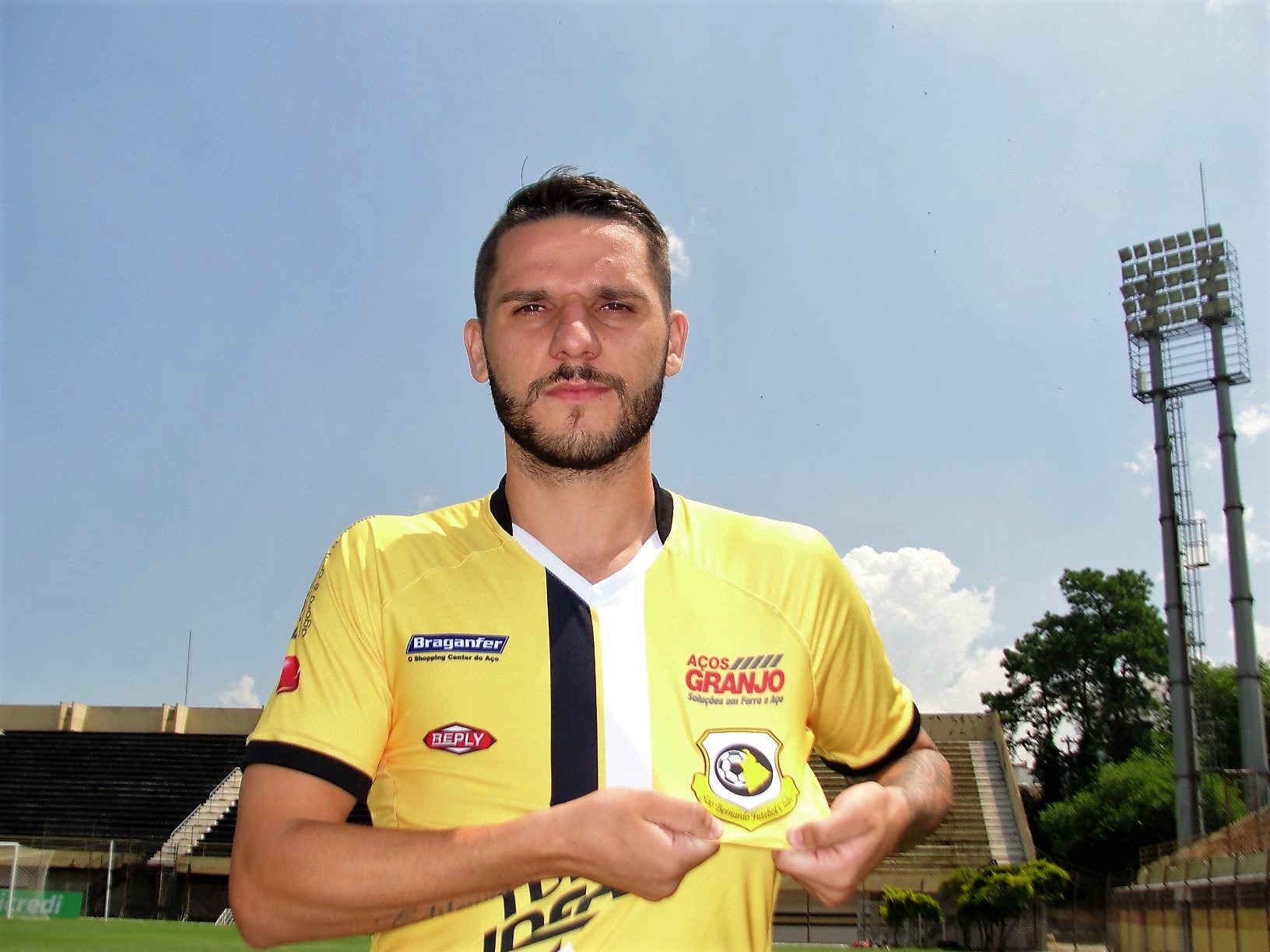 Paulista A2: São Bernardo apresenta lateral Daniel Vançan, ex-Ferroviária e Botafogo