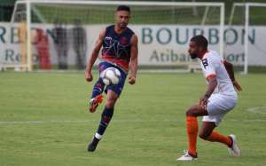 Zagueiro do Vasco vai ao IML reconhecer corpo de primo morto em incêndio no Flamengo