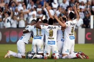 Santos reencontra torcida e tenta retomar bom momento no Paulistão