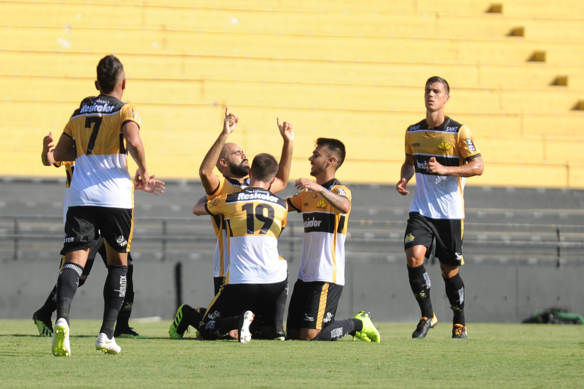 CATARINENSE: Criciúma vence e deixa Metropolitano no descenso; Figueirense dispara