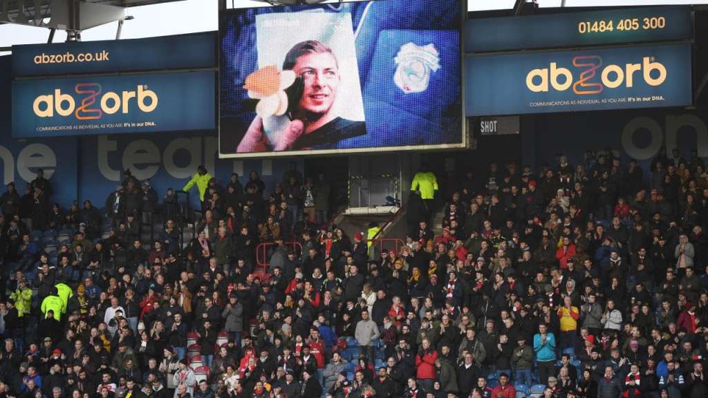 Southampton detém e deve banir torcedores que zombaram da morte de Sala 2 0002050368486 img