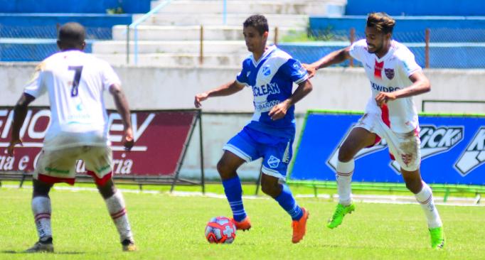 Taubaté teve dificuldades para superar a boa marcação do Linense. Foto: Bruno Castilho