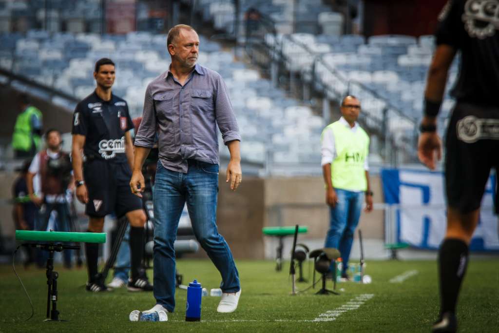 Mano Menezes aprova rendimento dos novatos no Cruzeiro