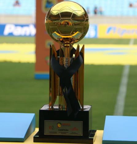 Após Recopa Gaúcha, técnico do Grêmio promete mais títulos na temporada