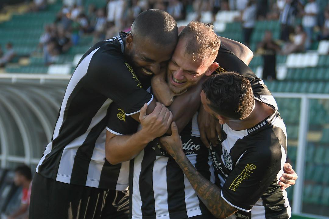 Catarinense: Técnico do Figueirense contém animação e minimiza liderança