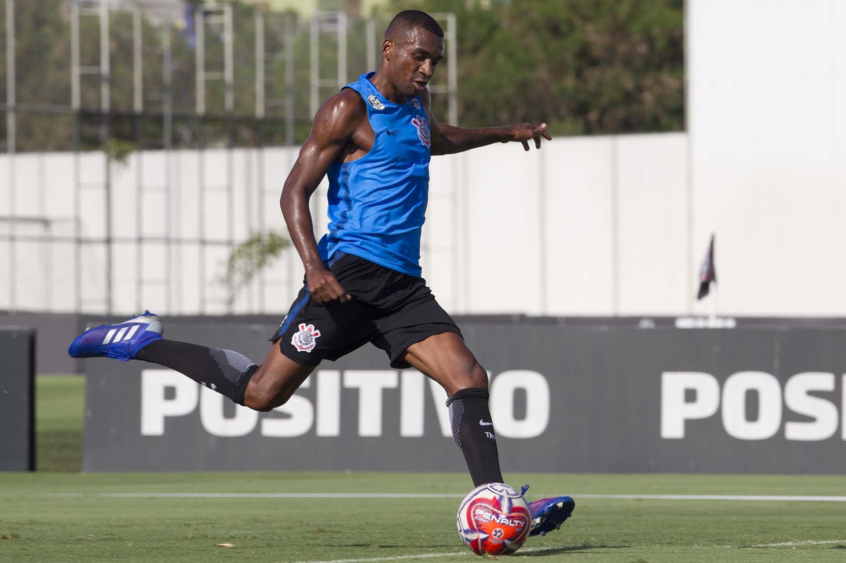 ‘Vamos parar de tomar gols em dois ou três jogos’, promete corintiano Marllon