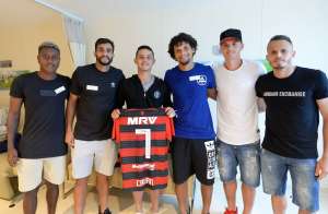 Sobrevivente do incêndio no CT do Flamengo, Cauan Emanuel recebe alta no hospital