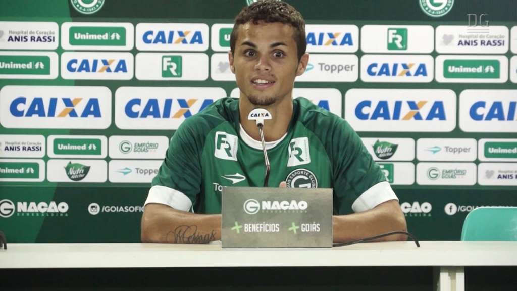 Santos deve fazer nova investida por atacante do Goiás e se aproxima de lateral