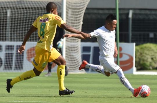 Cueva é a nova arma do Santos de Sampaoli