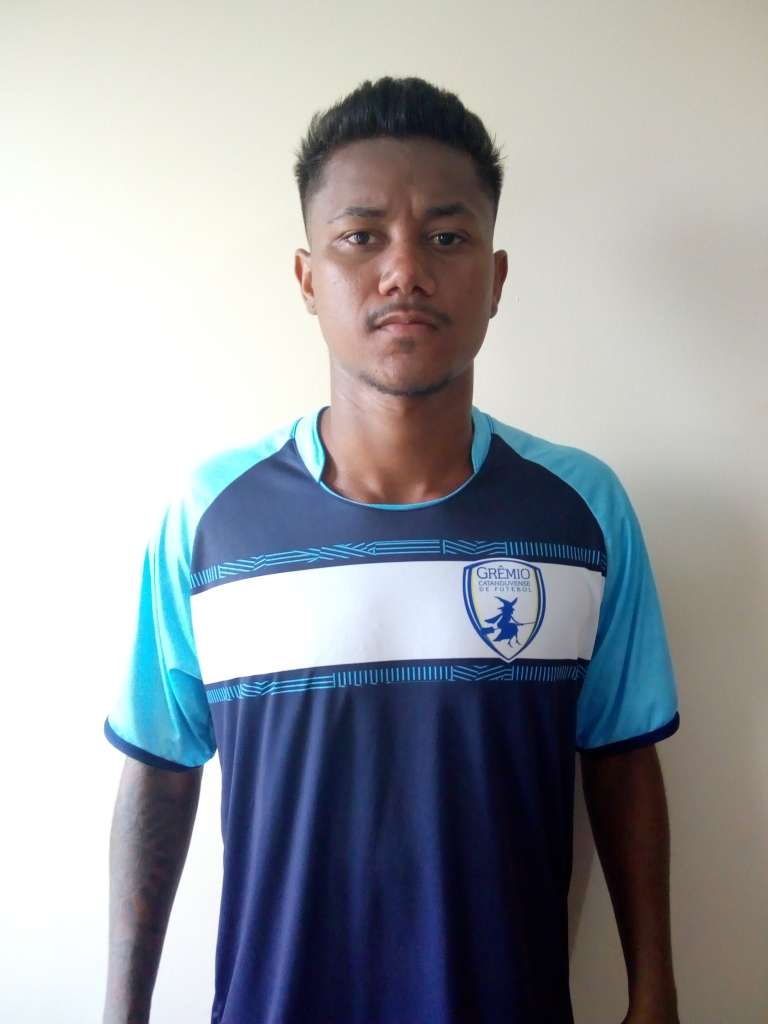 De olho no acesso, Catanduvense apresenta lateral ex-Vasco (Foto: Renato Navarro)