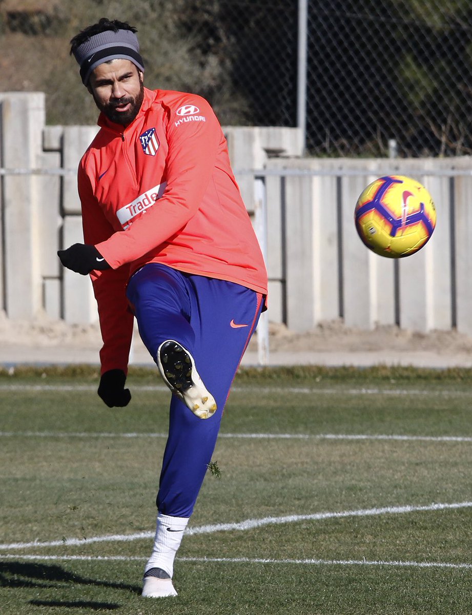 Espanhol: Mais de 2 meses após cirurgia, Diego Costa volta a treinar no Atlético