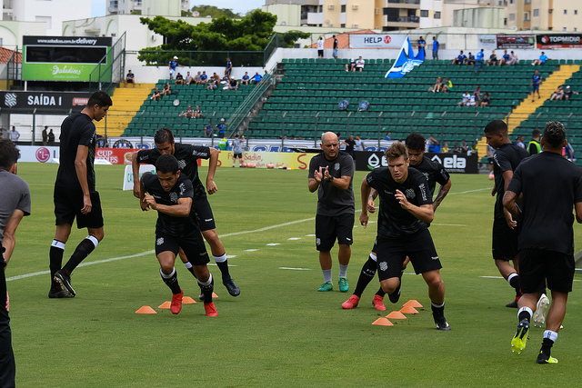 Zé Antônio pede tranquilidade para Figueirense evitar surpresas na Copa do Brasil